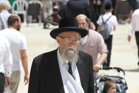 Rabbi Nachman Toker, Shlita, visited the Western Wall